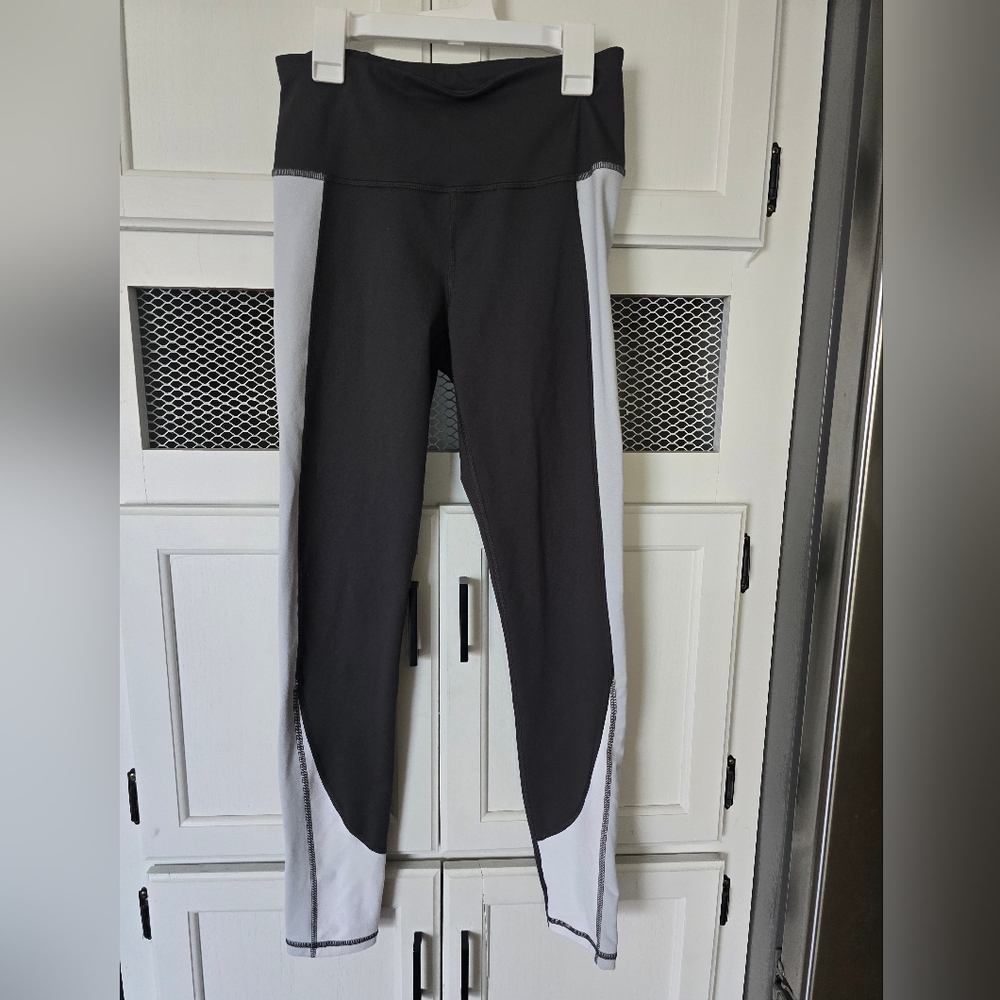 Under Armour Compression Gray And White Leggings